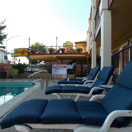 Super 8 By Wyndham Santa Cruz Beach Boardwalk Dış mekan fotoğraf
