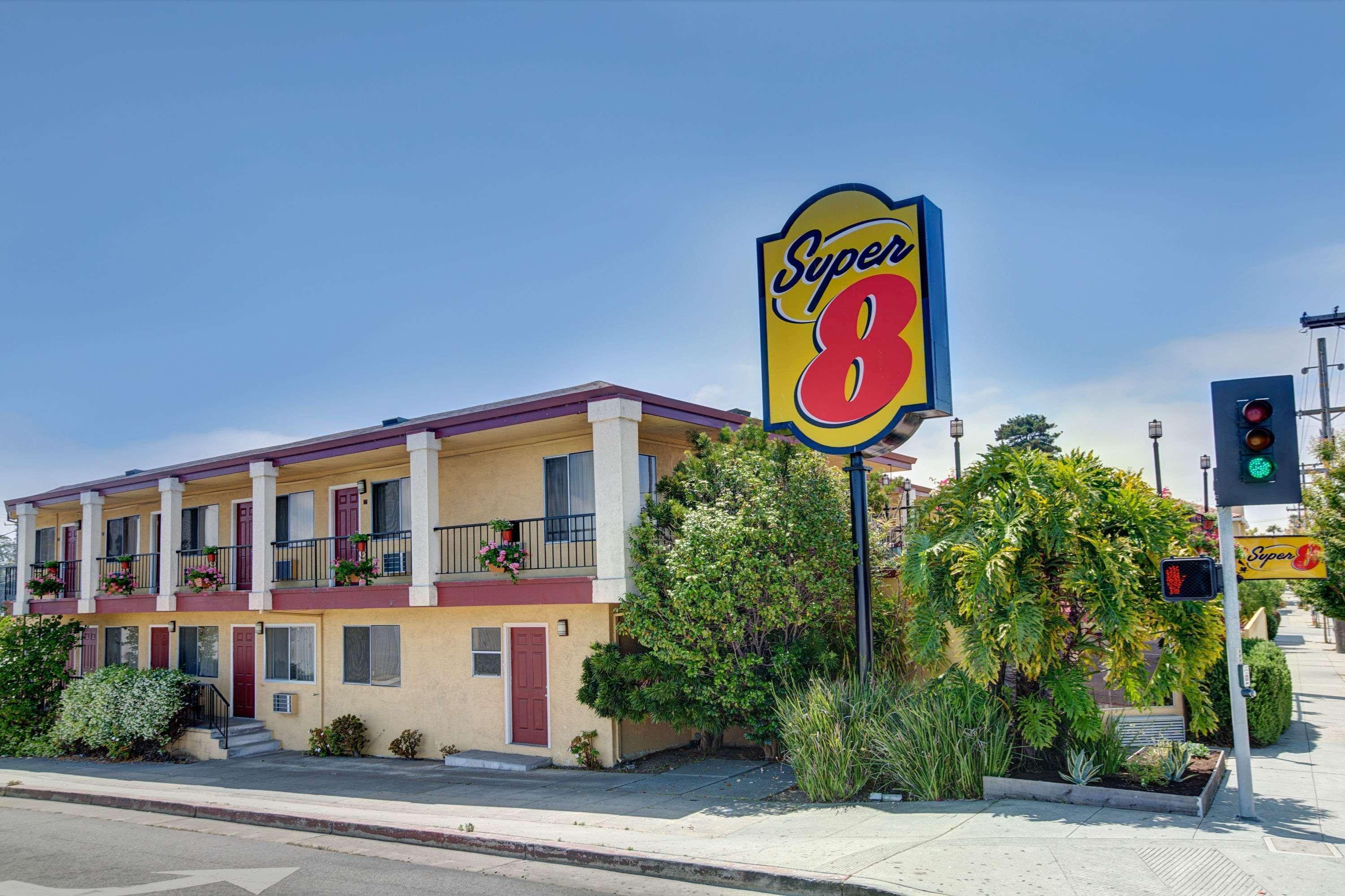 Super 8 By Wyndham Santa Cruz Beach Boardwalk Dış mekan fotoğraf